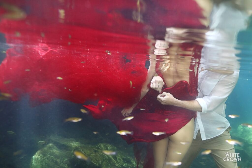 a very sexy underwater wedding photo session in the riviera maya